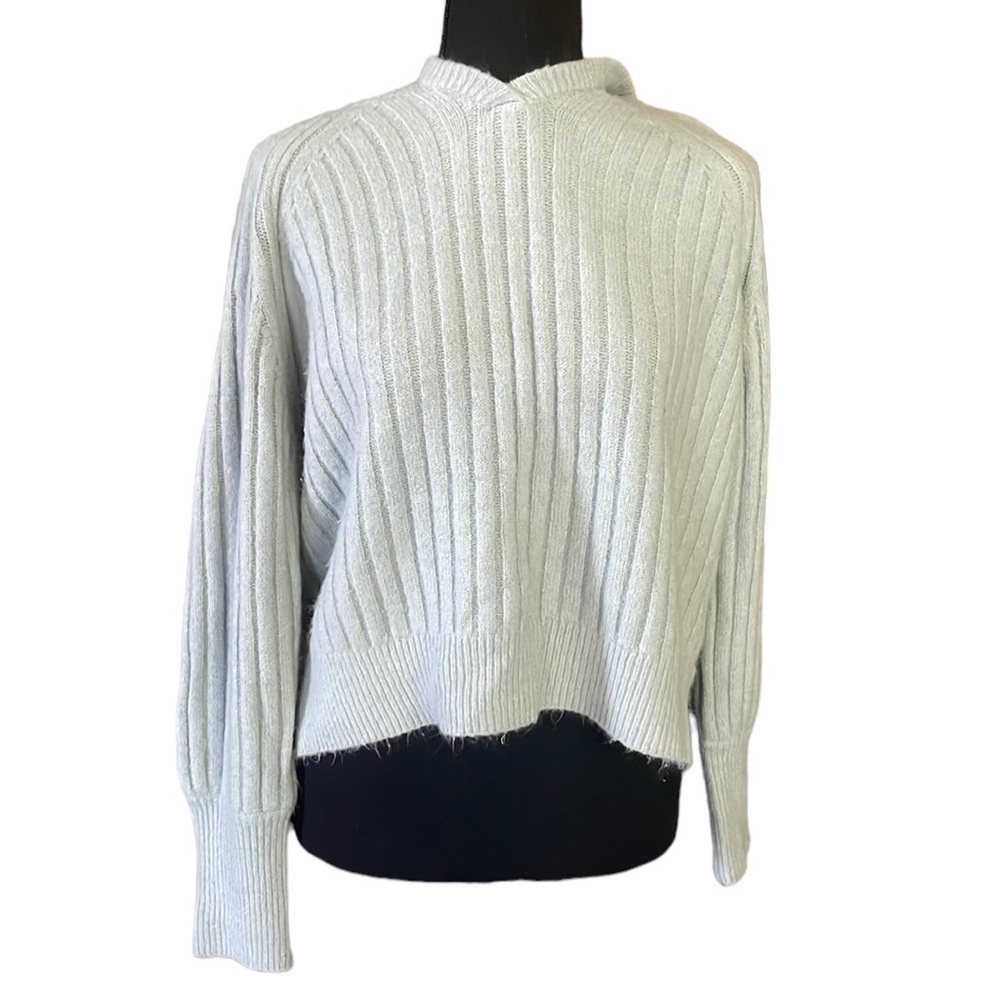 Lush hooded cropped sweater